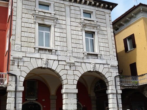 Flânerie dans Desenzano de Garda en Italie (photos)