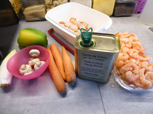 Une Poêlée de St Jacques et Crevettes à la Brunoise de Légumes