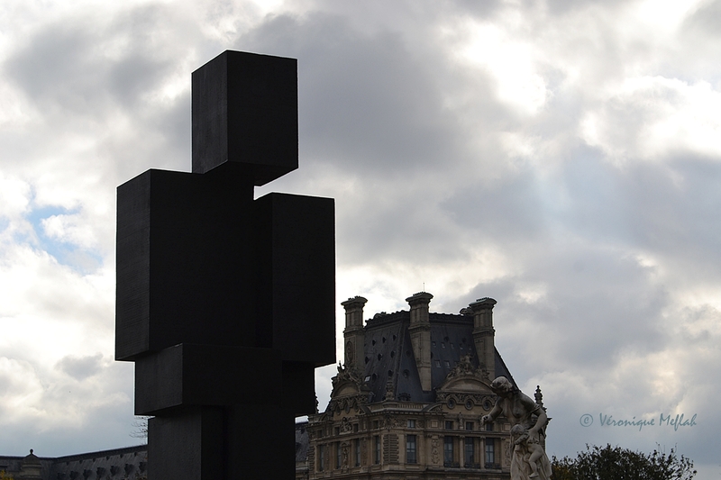 Jardin Des Tuileries : FIAC 2015 : "BIG SPIN" et "BIG LOOK" de Antony Gormley