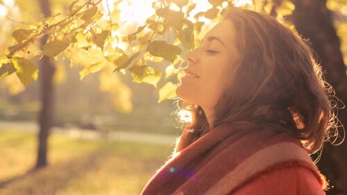 Femmes dans l'automne