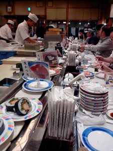 Le flot continu de sushis