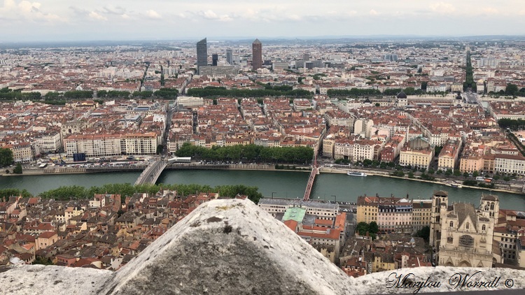 Lyon : La ville vue des toits de la basilique