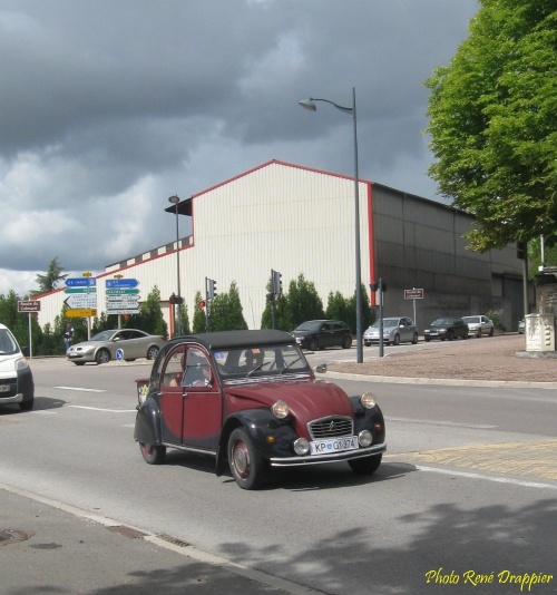 Un défilé de deux CV à Châtillon sur Seine !