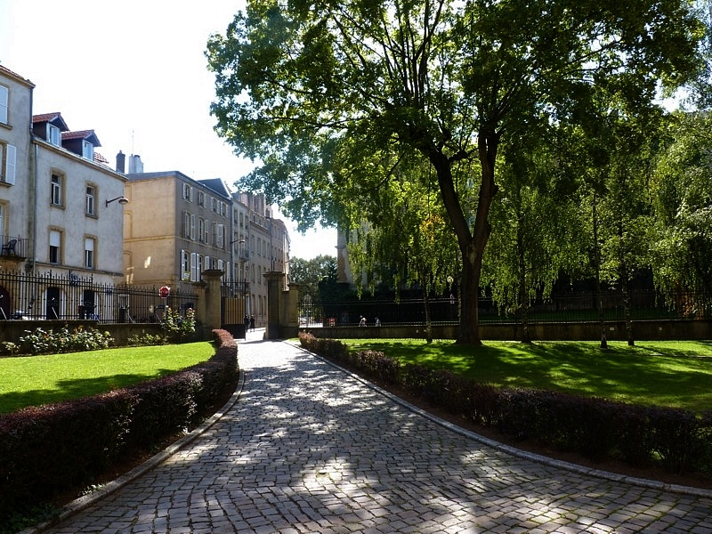 Metz / La rue aux Ours...