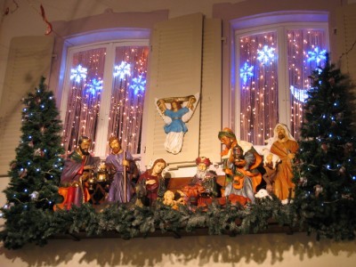 fenêtre décorée de Noël en Alsace