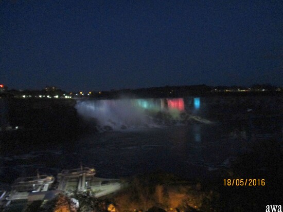 Chutes du Niagara ...