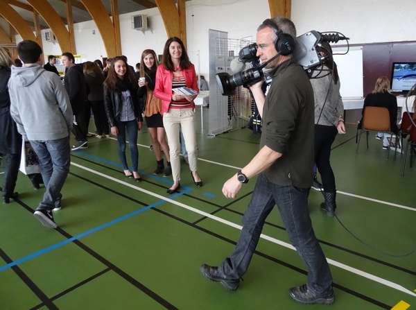 Une émission de FR3 Bourgogne a été consacrée au Forum des Jeunes, organisé par la MJC Lucie Aubrac ...