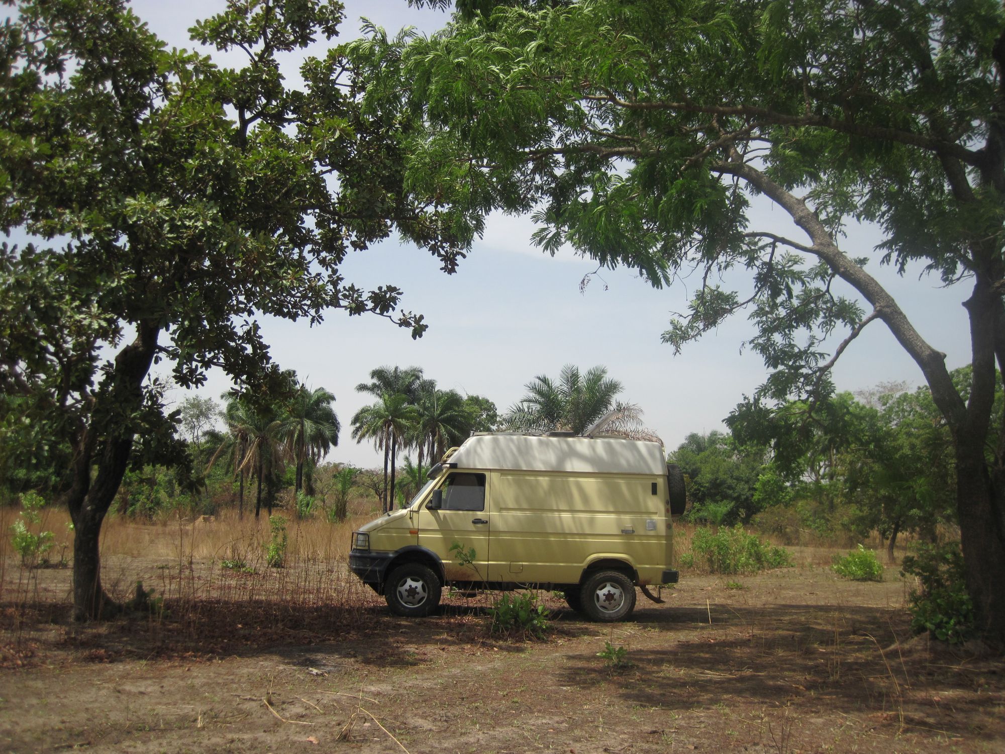 Bénin Repas de midi à l'ombre
