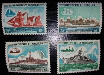 St Pierre et Miquelon - série de 4 bateaux neufs avec charnière