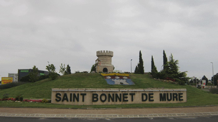 Saint-Bonnet-de-Mure : un mémorial national en hommage aux vétérans d’essais nucléaires a été inauguré