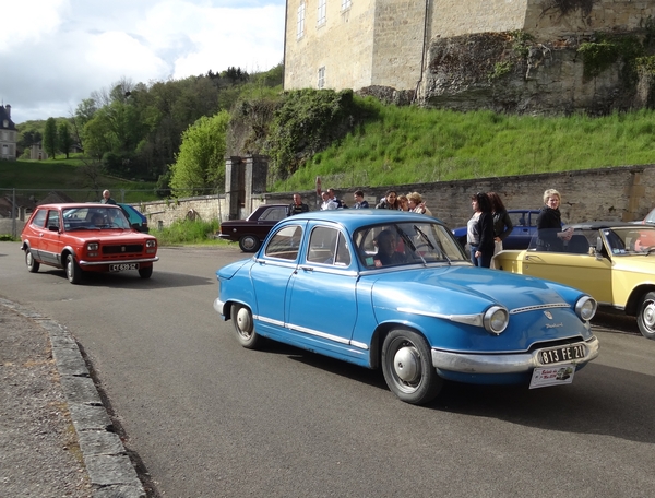 Une belle balade pour l'Amicale des Mécaniques Anciennes du Châtillonnais