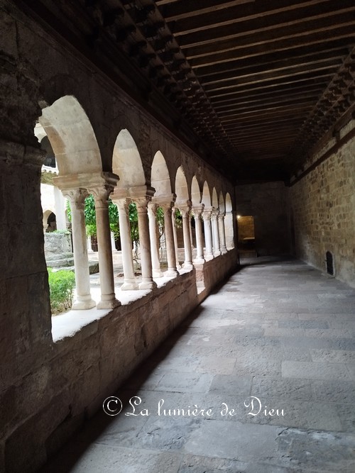 Fréjus, le cloître de la cathédrale saint Léonce