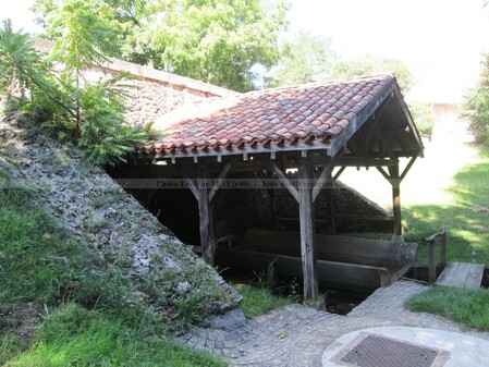 Le joli lavoir d'Escource