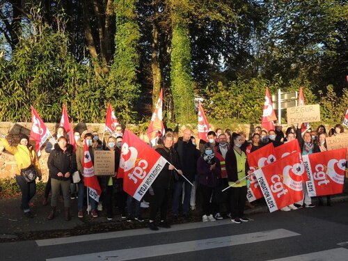 Brest. Une cinquantaine de salariés de la Fondation Ildys étaient en grève. ( OF.fr - 24/10/21 - 19h04 )