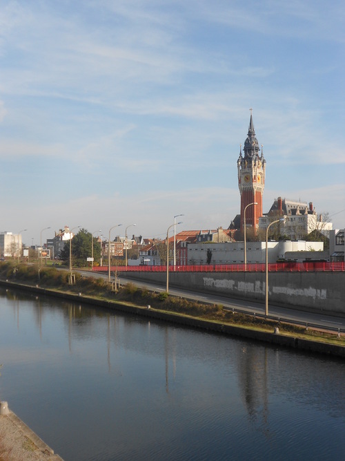 vue de l'Hôtel de Ville depuis le canal