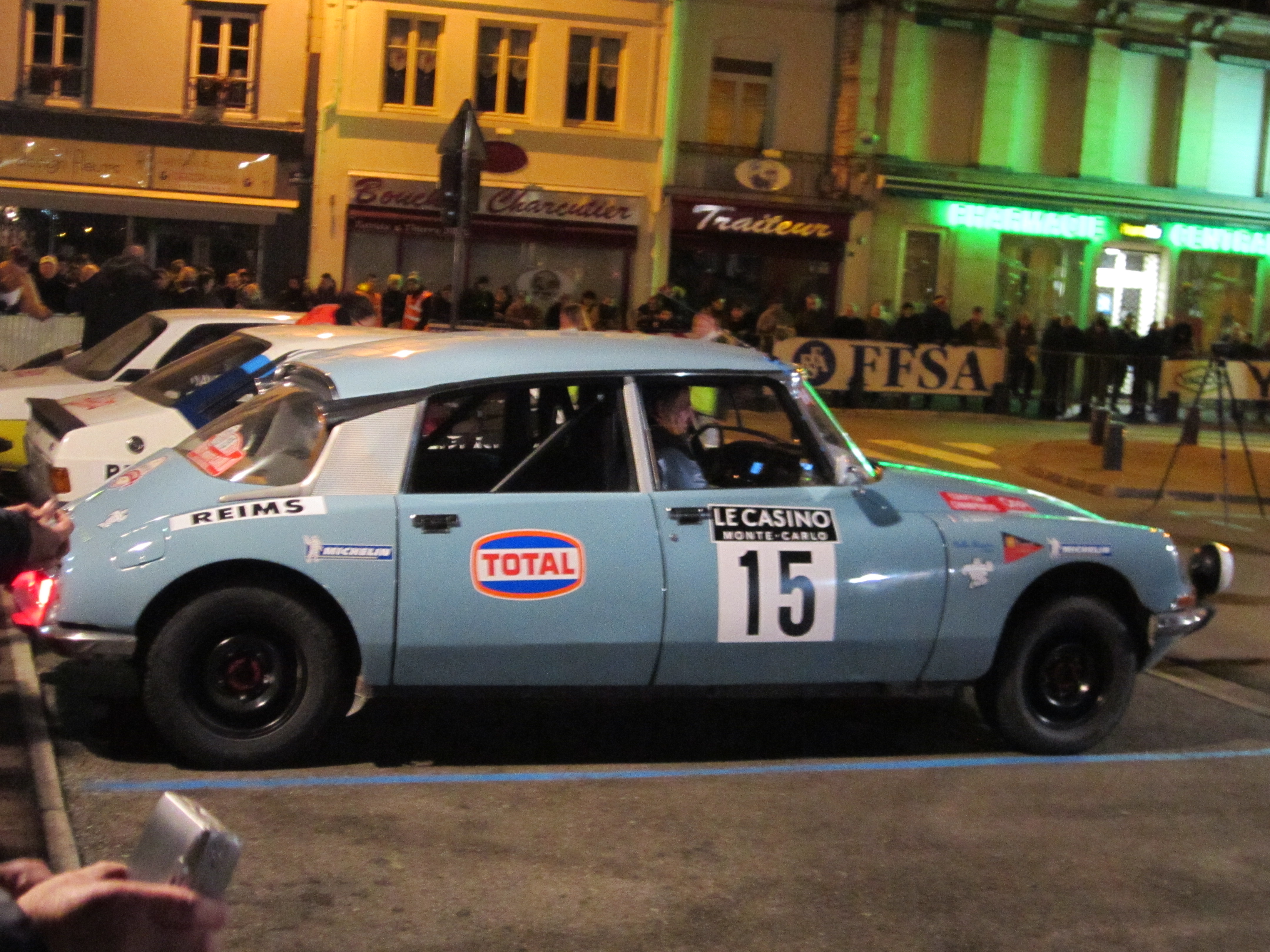 RALLYE  MONTE  CARLO  HISTORIQUE  2017  A  BAR  SUR  AUBE  2