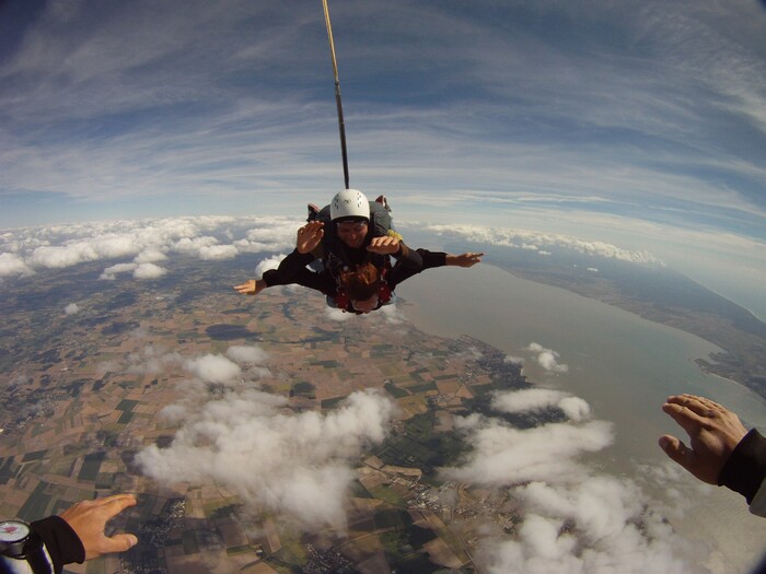 SAUT EN TANDEM - PARACHUTISME EUROPHENIX 17 MÉDIS-ROYAN  