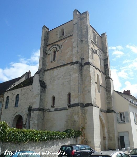 523px-Tour-clocher abbaye Notre-Dame Jouarre