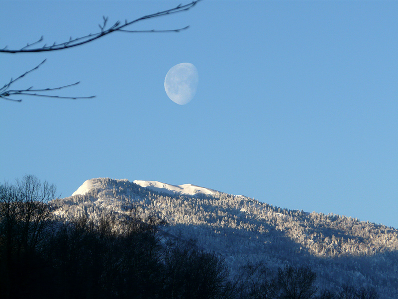 Gar à la Lune! - Massif du Gar au lever de soleil vu de Lartigau - Milhas - 31