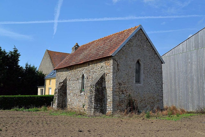 LES REMPARTS D'ANGOVILLE-SUR-AY (Manche)