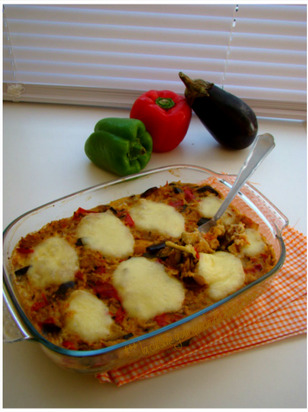 GÂTEAU DE RIZ ET DE RATATOUILLE À LA MOZZARELLA