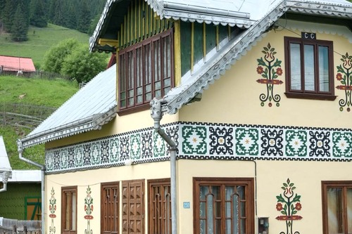 Maramures, Roumanie : musée de la paysanne. Entrée en Bucovine Moldavie