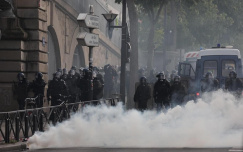 Mensonge et répression, le dictateur Macron franchit un nouveau pas