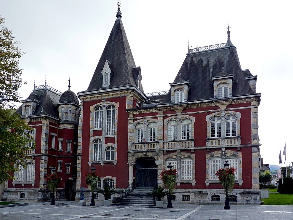 Lourdes-hotel de ville