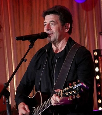 Patrick Bruel survolté : le chanteur mobilisé pour un concert privé important.