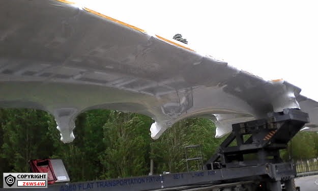 Airbus 380 ,vu sur la deuxième aile,de plus près (a suivre dans les mois qui suivent) calendrier de dèpart de Langon