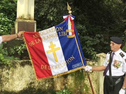 * Sur les traces des Français Libres de la Réunion