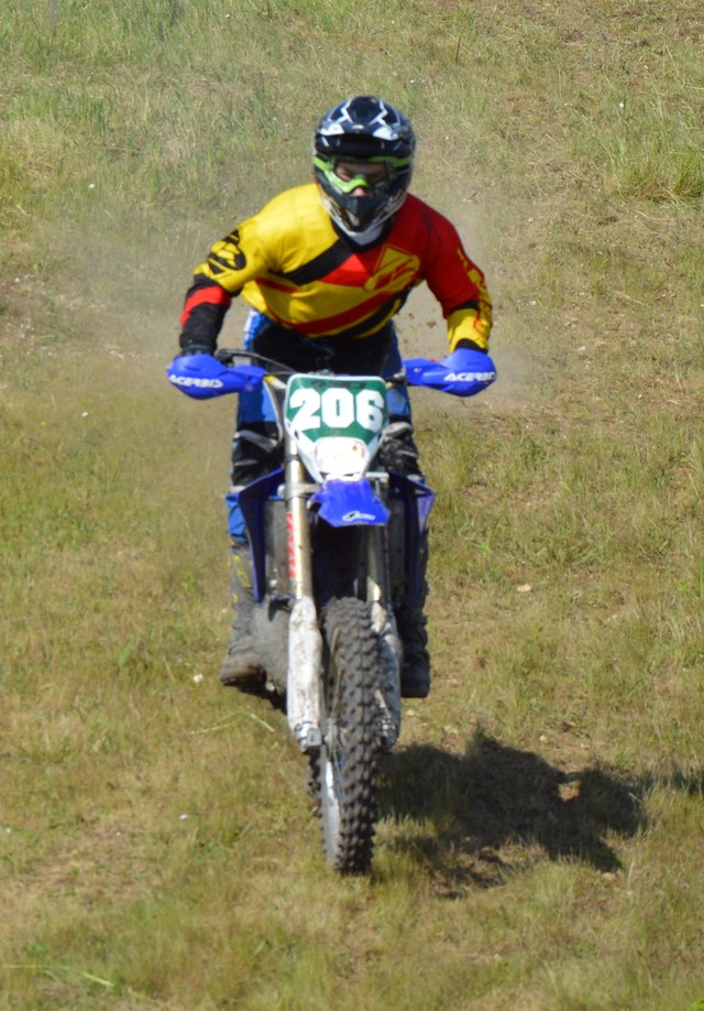 Blog de sylviebernard-art-bouteville : sylviebernard-art-bouteville, 29ème Enduro des Coteaux Charentais . Châteauneuf-sur-Charente 4.05.2014 (N°8)