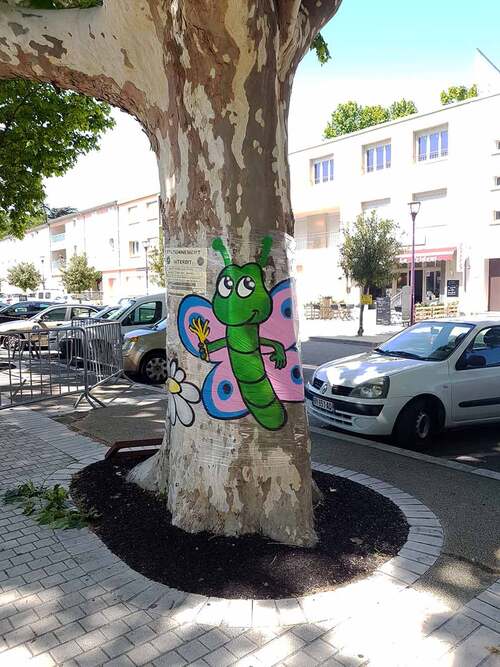 atelier street-art lors de la fête de la jeunesse de Tarascon (13) Réalisation d'oeuvres sur support éphémères. Mai 2018