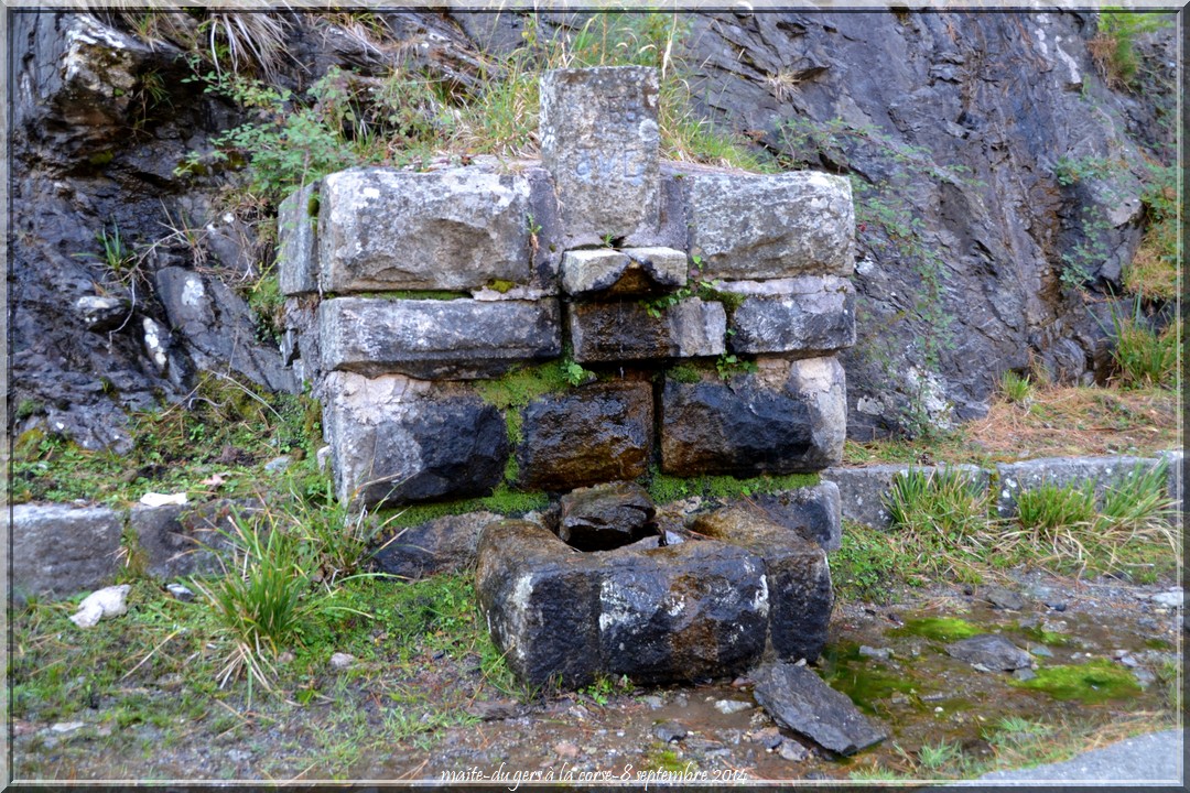 Pèle mèle - Fontaine - Route d'Asco - Haute-Corse