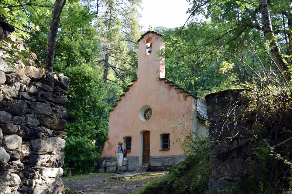 Valgaudemar - L'église restaurée du hameau de Navette