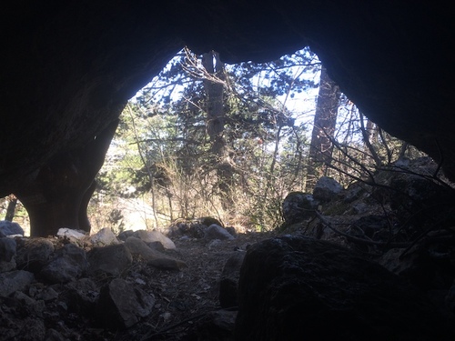 La grotte des maquisards