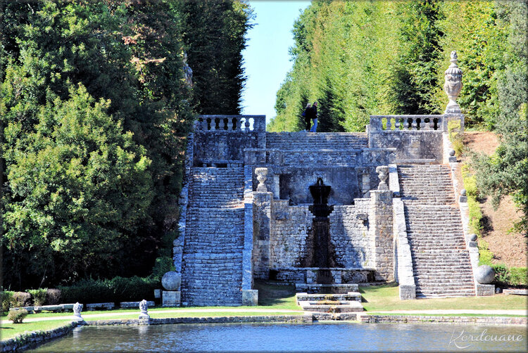 Photos château de la Roche-Courbon - l'escalier