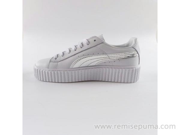 puma blanche et argent