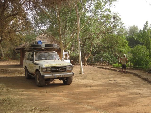 Burkina Ouaga parking hôtel Ok Inn
