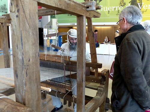 Présentation du tissage aux galons à l'Historial de Vendée le 25 février 2018