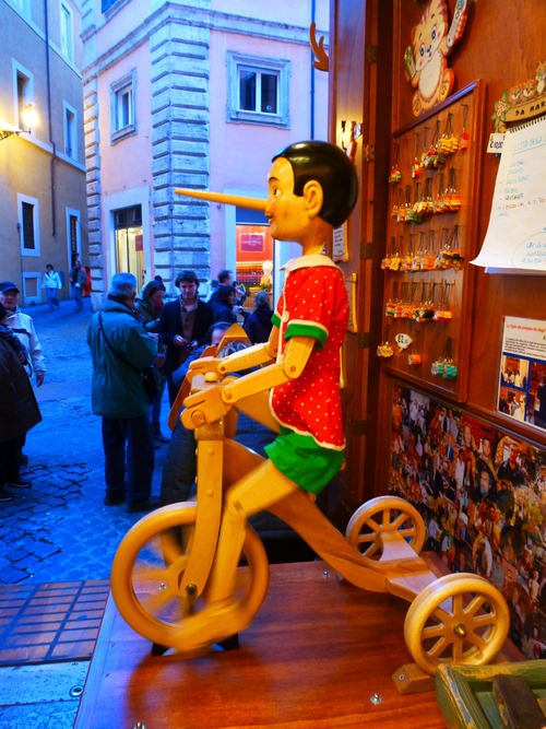 UN ENFANT DE ROME ....PINOCCHIO !