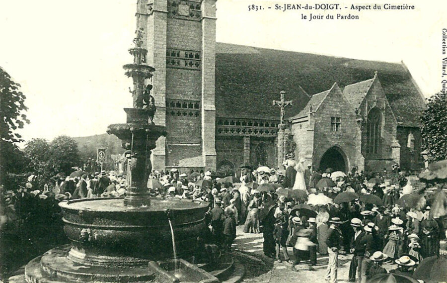 LE VILLAGE DE ST JEAN DU DOIGT EN BRETAGNE FINISTERE     (3)