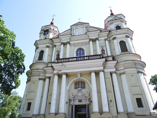 Eglise des Apôtres Zaint Pierre et Zaint Paul à Vilnius (photos)
