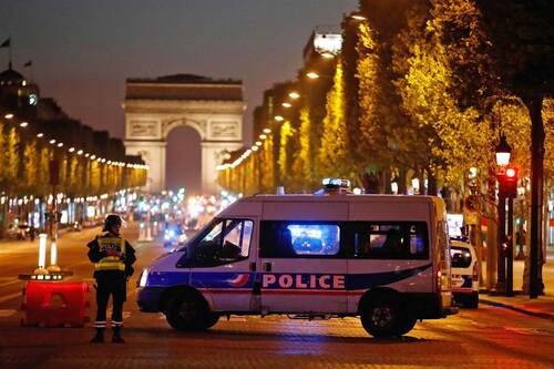 Attentat sur les Champs-Elysées : les stars s'expriment