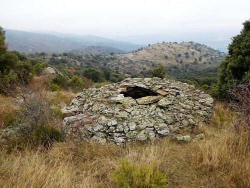 * CATLLAR cabanes et église de Calahons