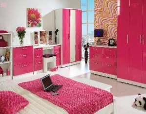 Lovely pink room - Find the alphabets