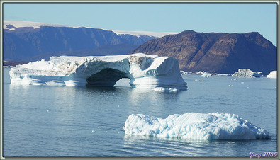 Navigation dans le Fjord Inglefield - Région de Qaanaaq - Groenland