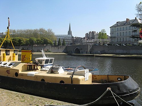 bord de l'erdre - ancien remorqueur Ponts & Chaussées