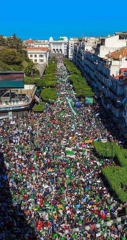 Manifestation à Alger pendant le Hirak