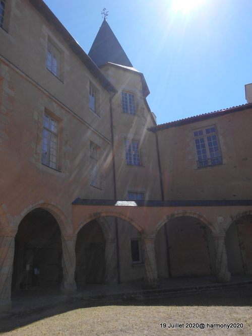 Le chateau de Rochechouard en Haute-Vienne